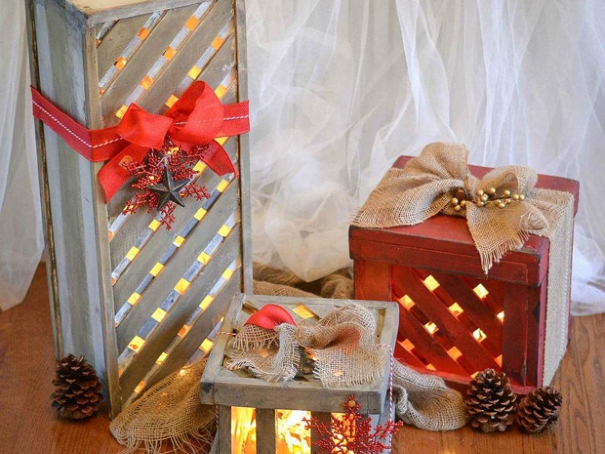 Light-Up Present Christmas Decorations