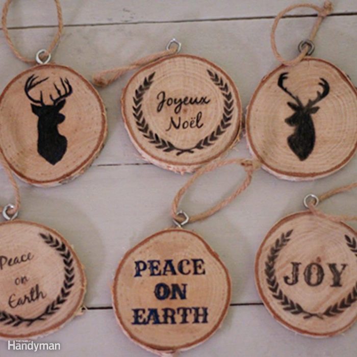 Simple Christmas Tree Decorations: Wood Slice Ornaments