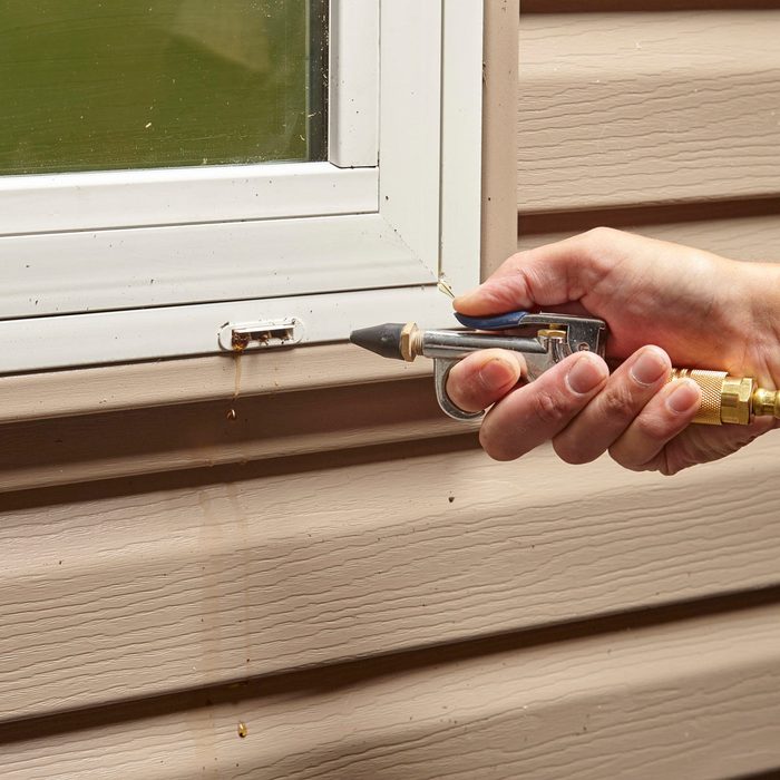 clean weep holes in windows