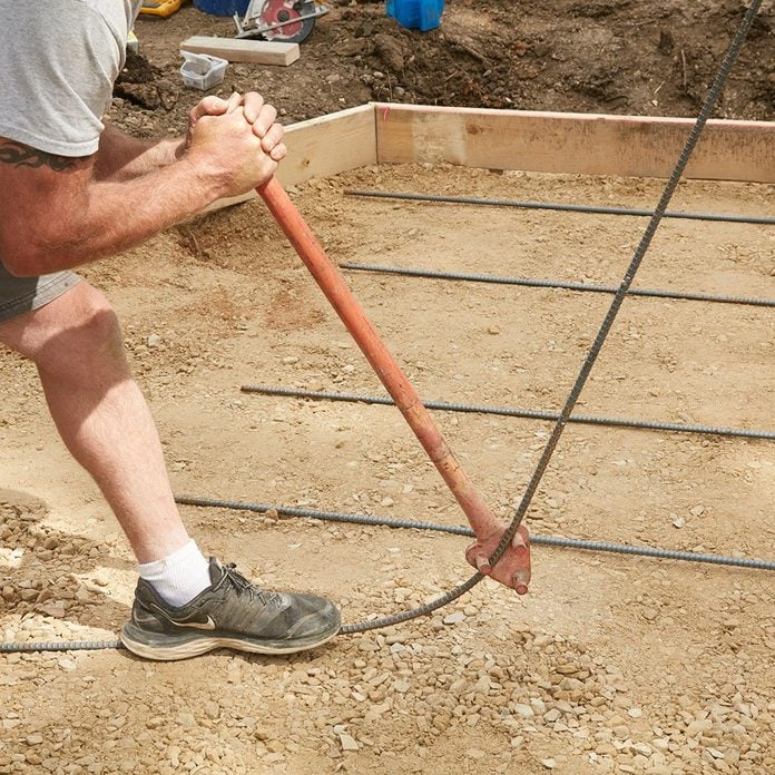 Bending rebar at the corners | Construction Pro Tips