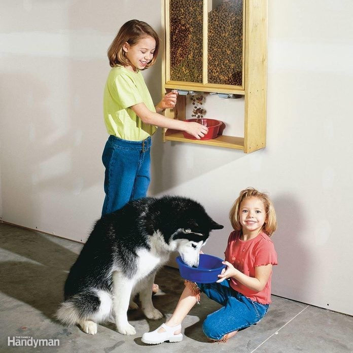 Neat and Tidy Pet Food Dispenser