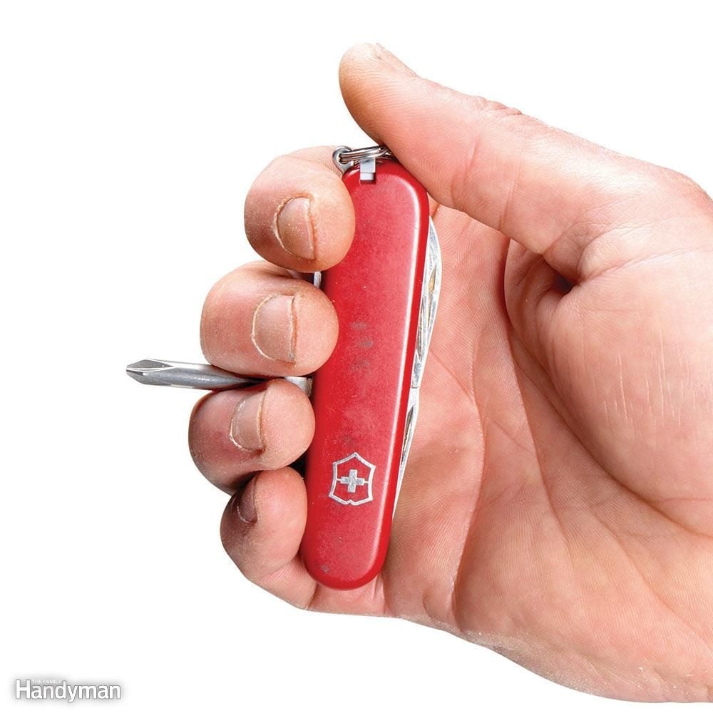 FH10JUN_TINKER_01 swiss army knife