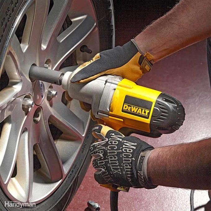 Fast Tire Changes With an Electric Impact Wrench