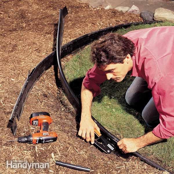 How to Repair Curved Lawn Edging