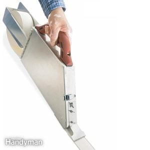 How to Tape Drywall With a Banjo