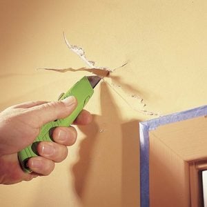 How to Repair a Drywall Crack