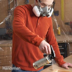 How to Spray Varnish on Wood