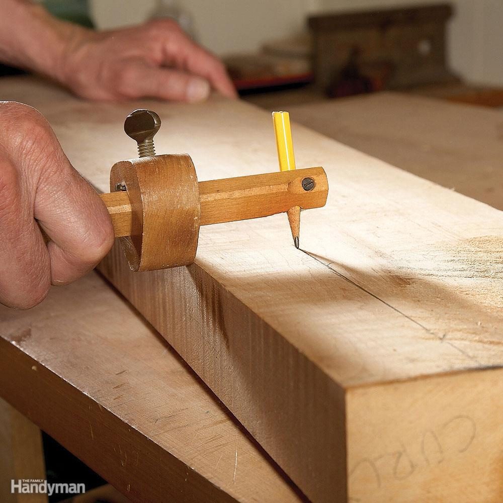 Marking gauge with pencil