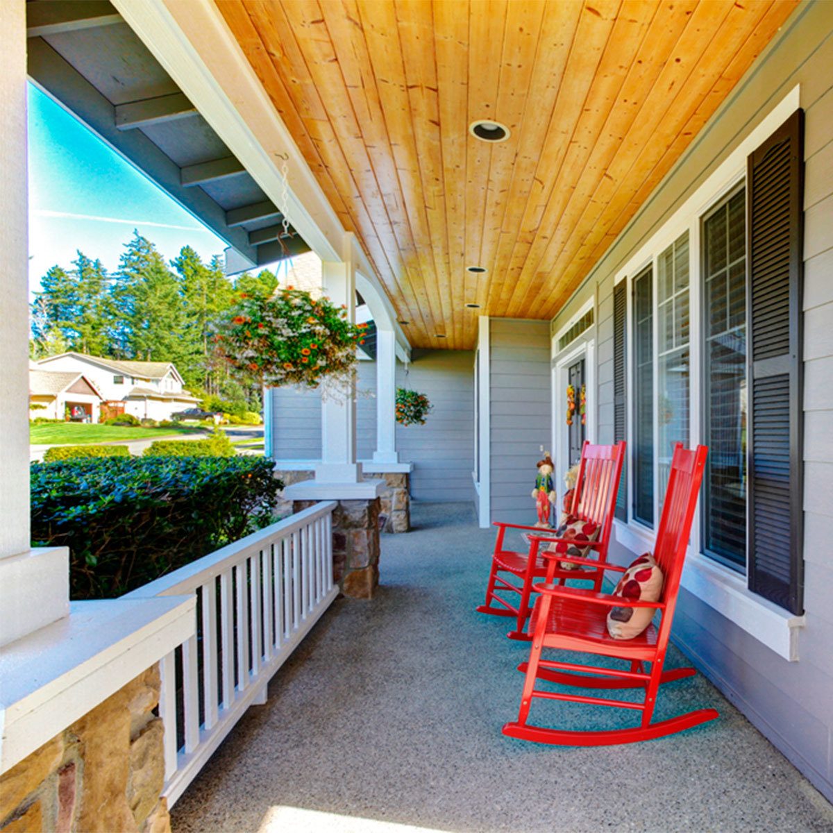 Farmhouse Look: Front Porch Sitting