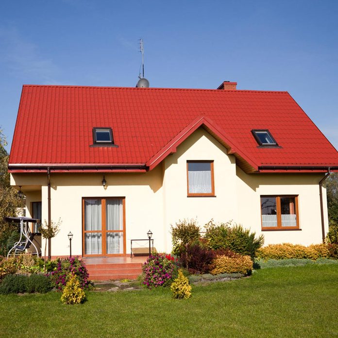 Here Are The 19 Most Popular Exterior Colors Family Handyman - What Color To Paint A House With Red Roof