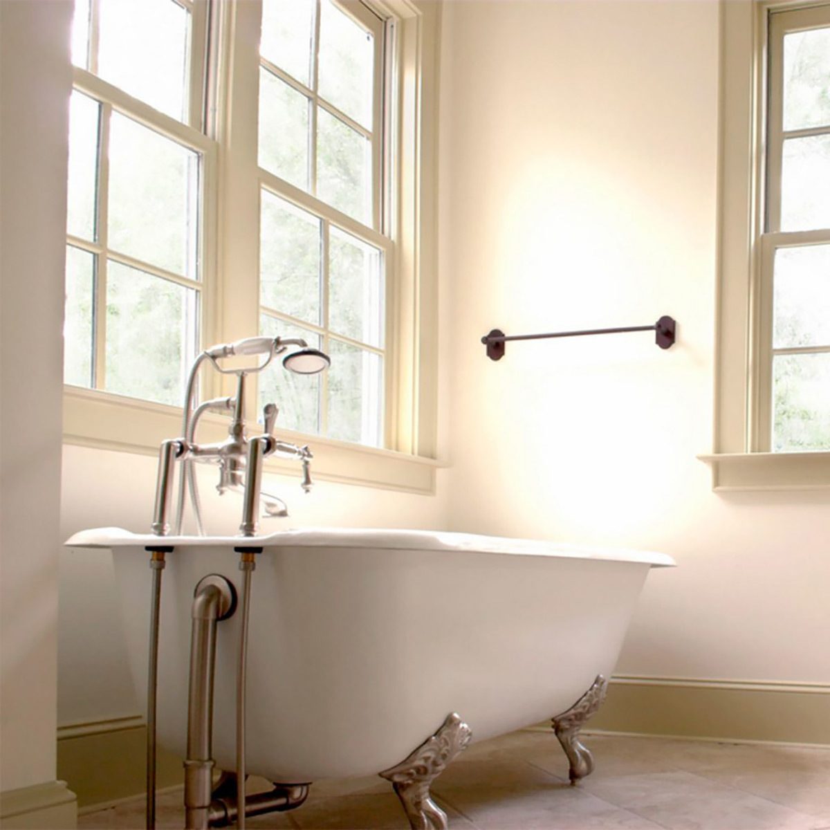 dfh17jun004-12-shutterstock_8570188 bathroom with clawfoot tub bathtubs
