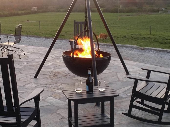 Cauldron fire pit