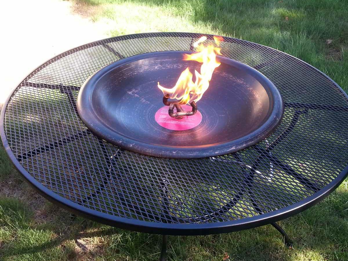 Cool Fire Pit Ideas: Patio Table