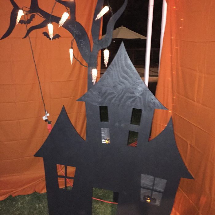 Lighted Haunted House Portable Decoration