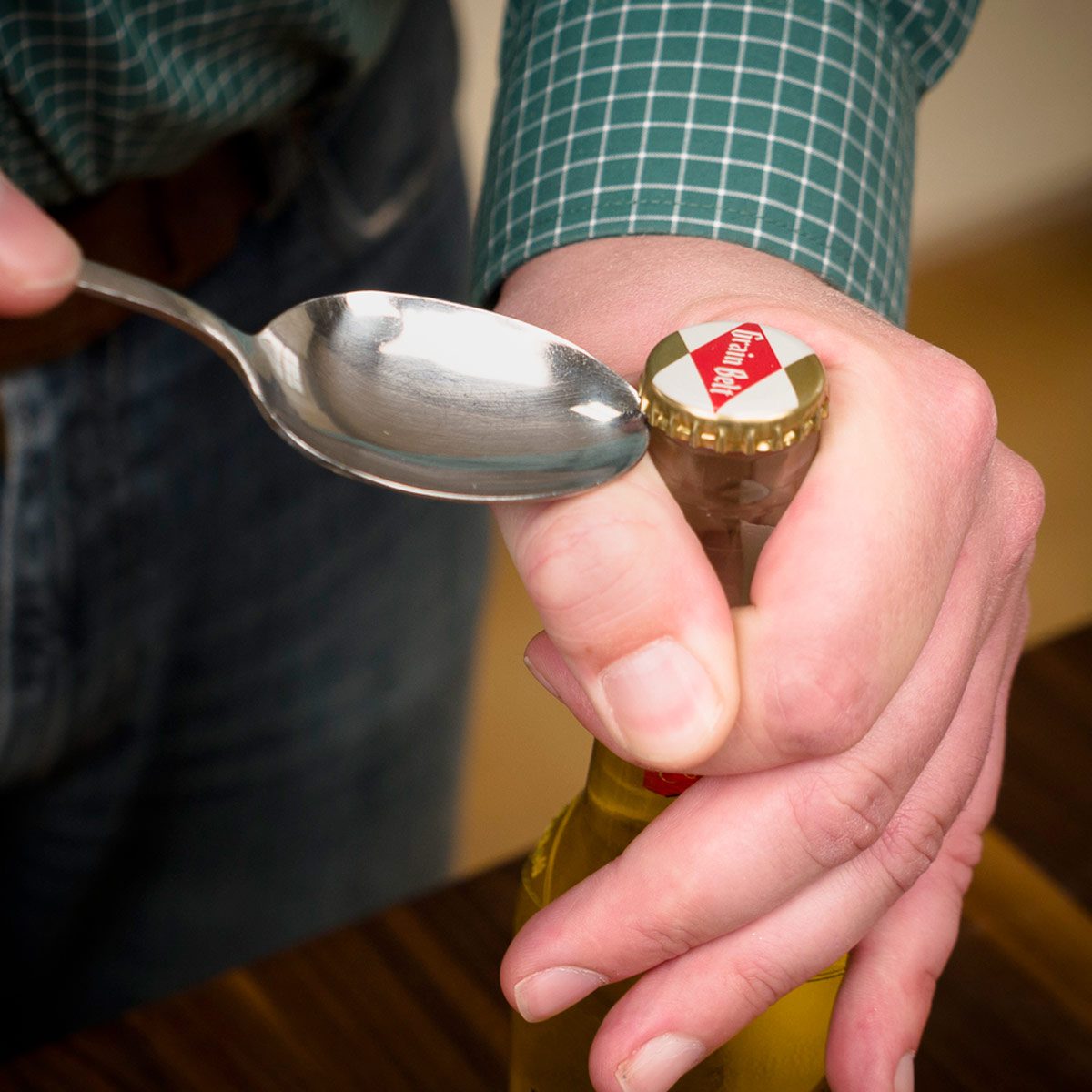 4 Ways to Open a Can Without a Can Opener: Spoon, Knife, More