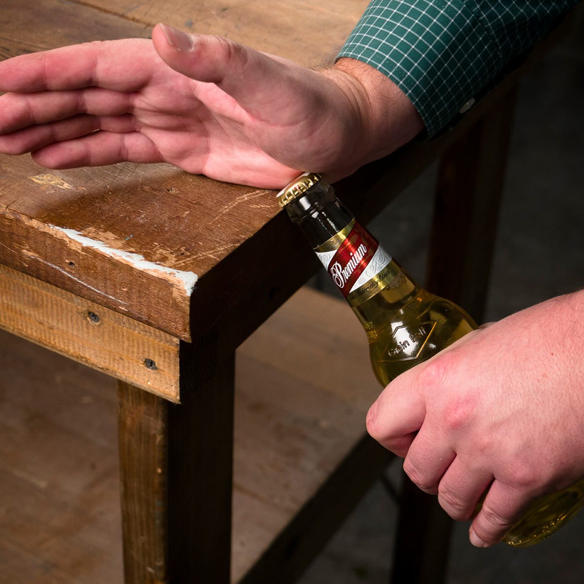How to Open a Bottle of Beer Without An Opener