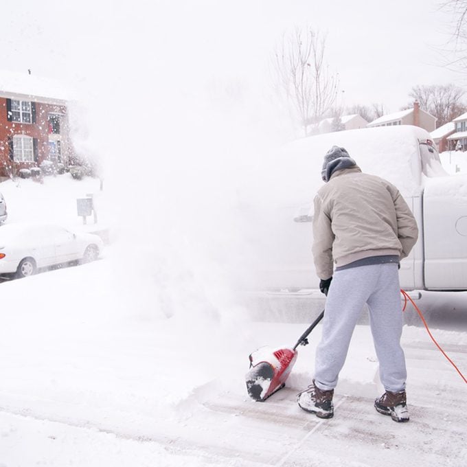 shutterstock_68131957 electric snow blower