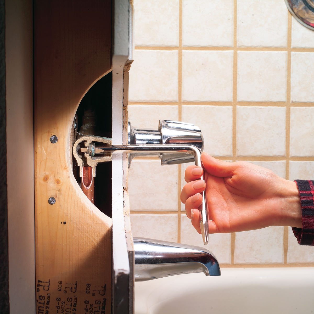 Fix a Leaking Bathtub Faucet