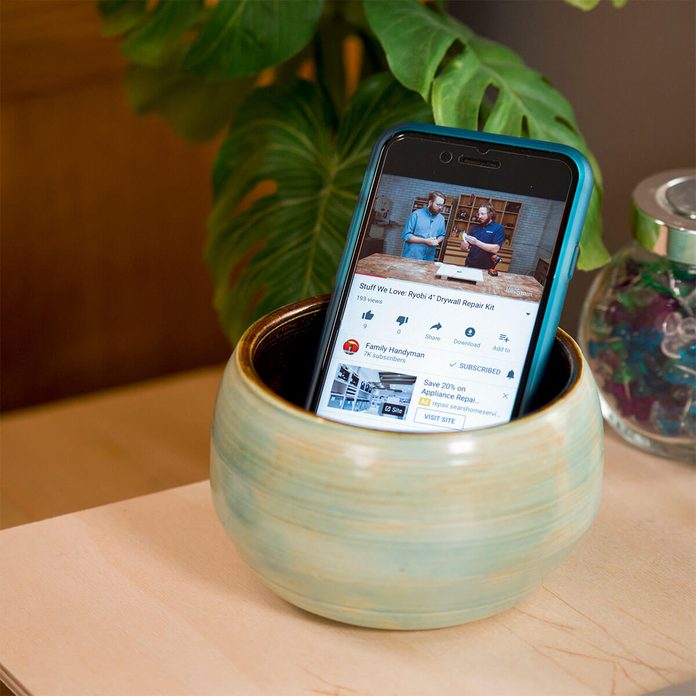 smartphone speaker using a bowl