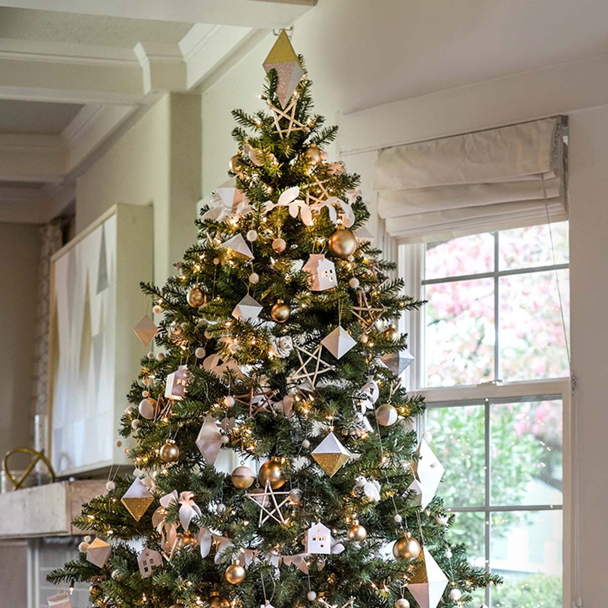 18 Alternative Christmas Tree Wall Ideas For Small Spaces - Tiny Partments