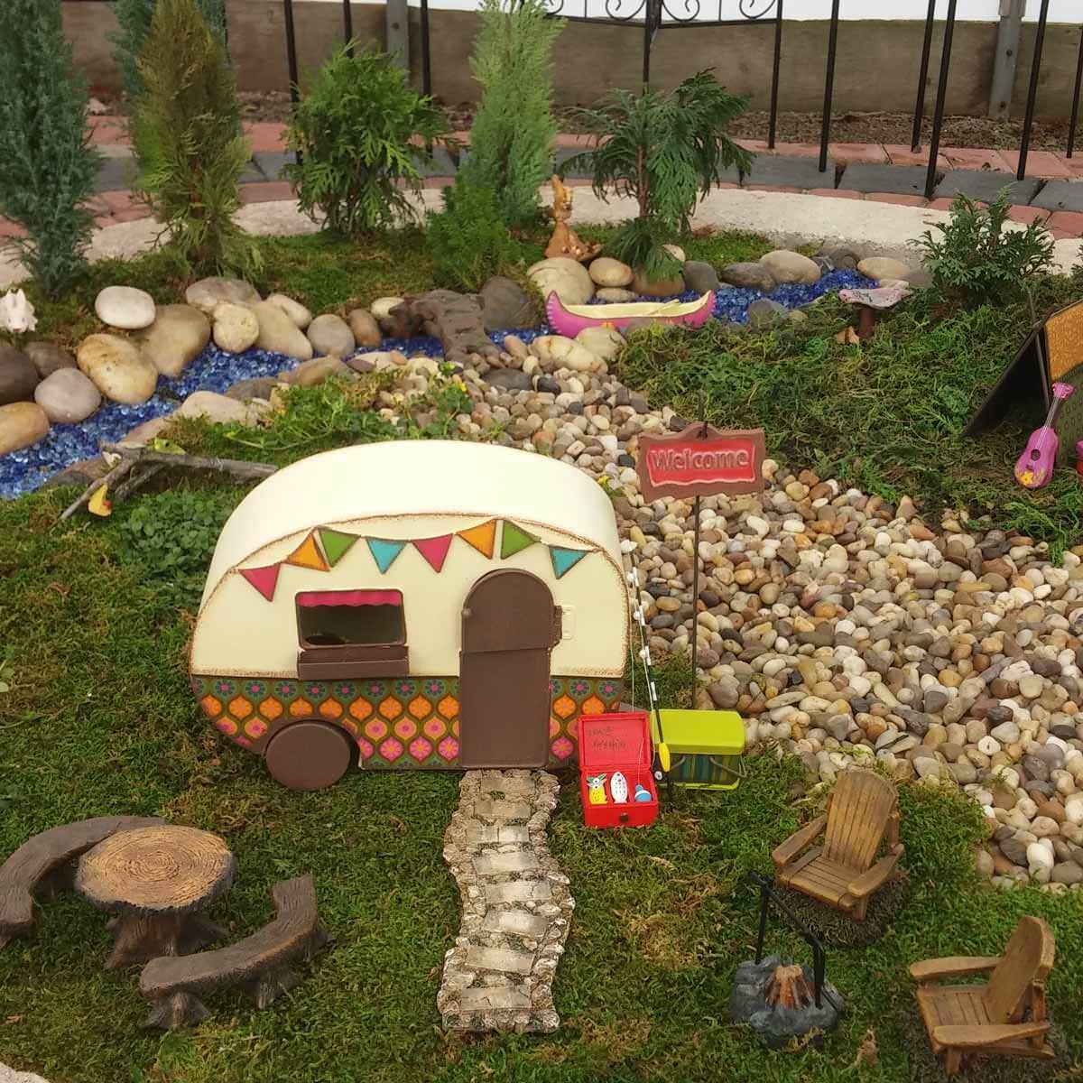 Fairy Garden Miniature Set Backyard Oasis™