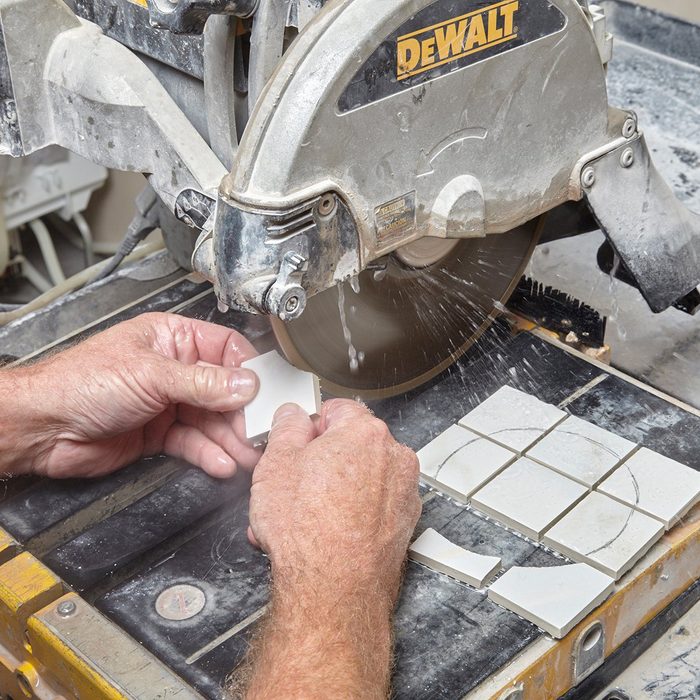 cutting curves into small tiles | Construction Pro Tip