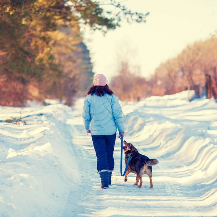 What is the best way to keep a dog warm outside?