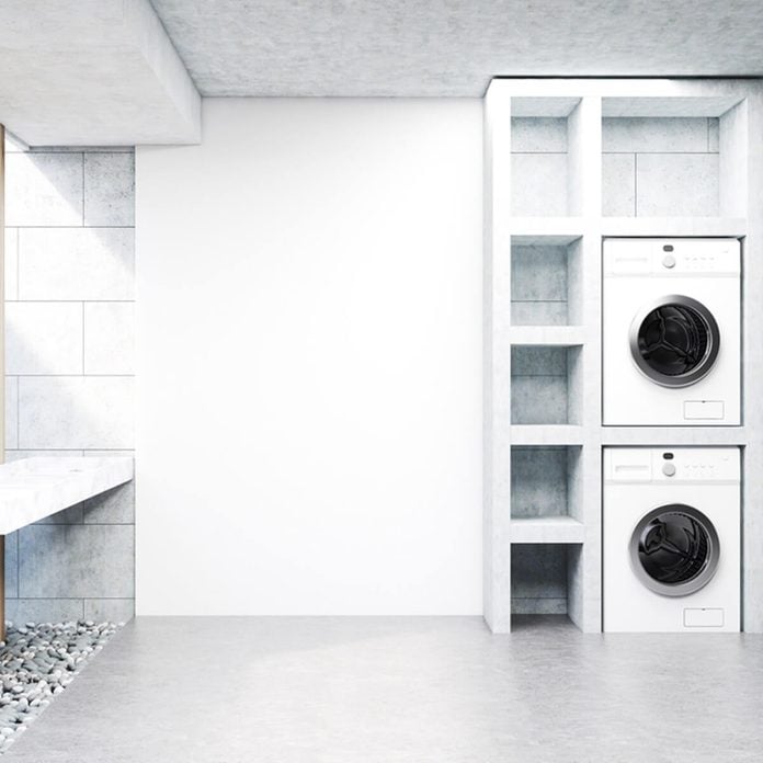 shutterstock_670453921 laundry room washer and dryer