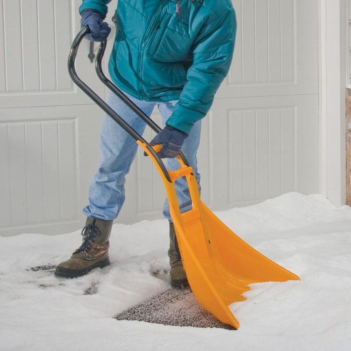truetemper snow shovel
