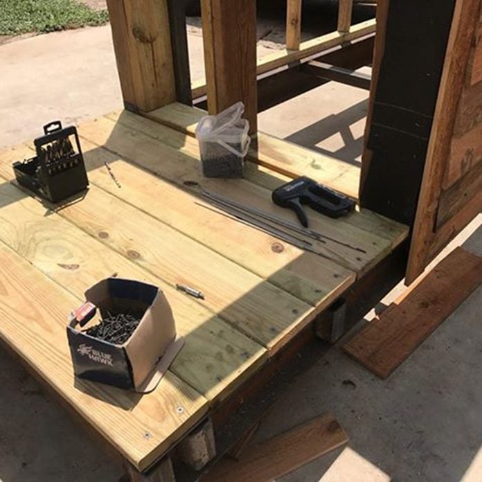 decking for dog house