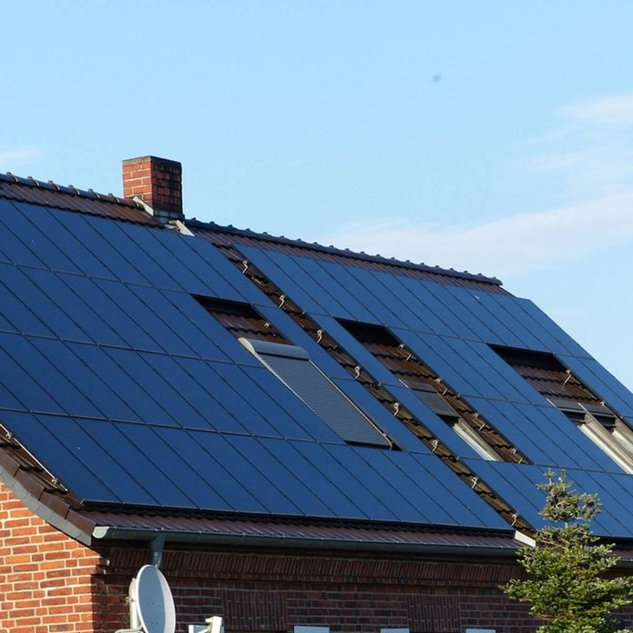 shutterstock_478170754 solar panel roof energy