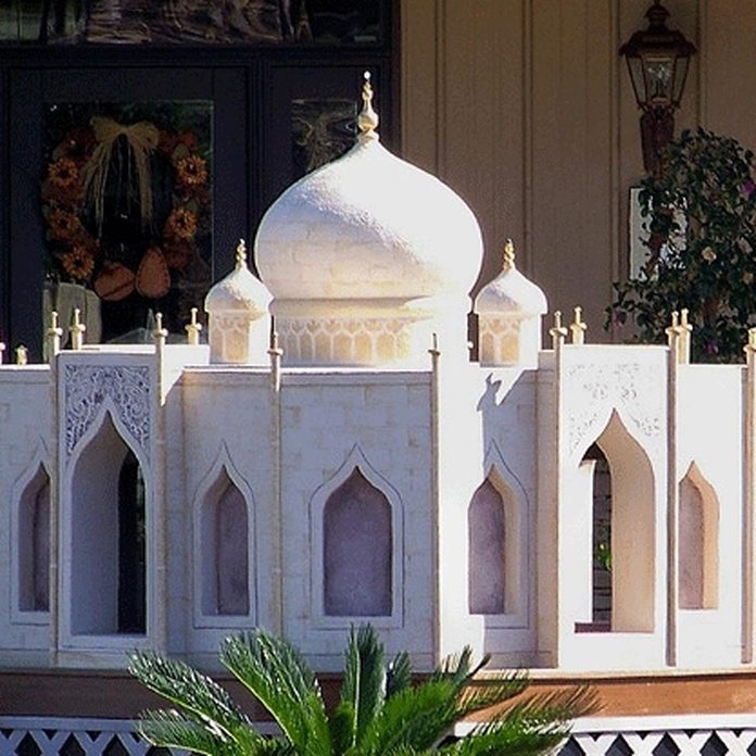 taj mahal dog houses