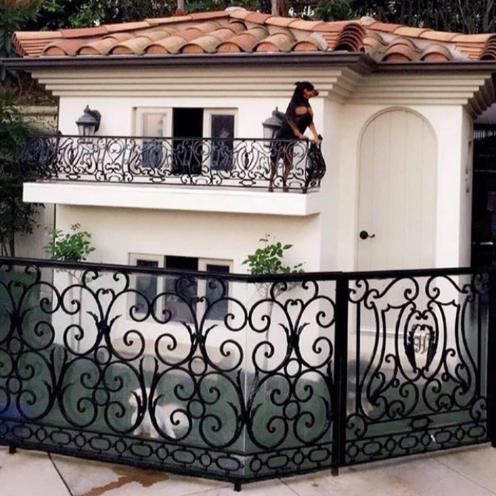 paris hilton mini mansion dog house