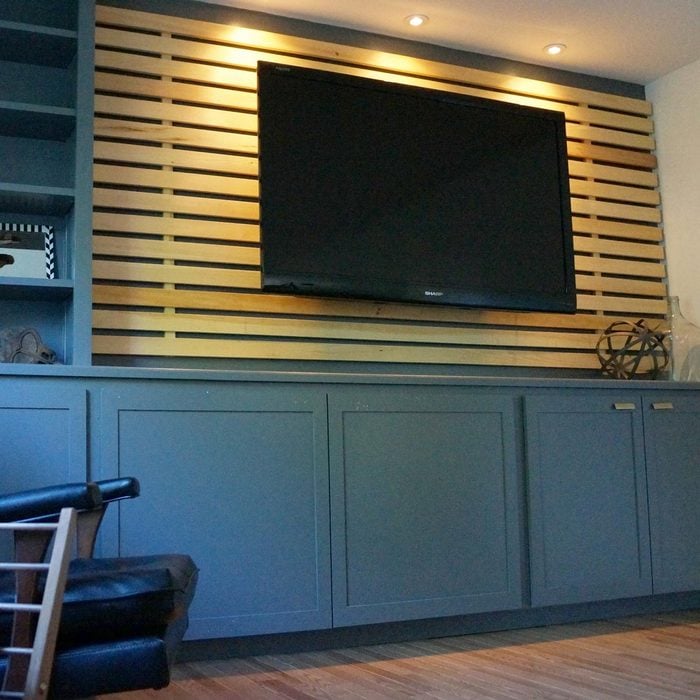 feature wood wall with tv mount