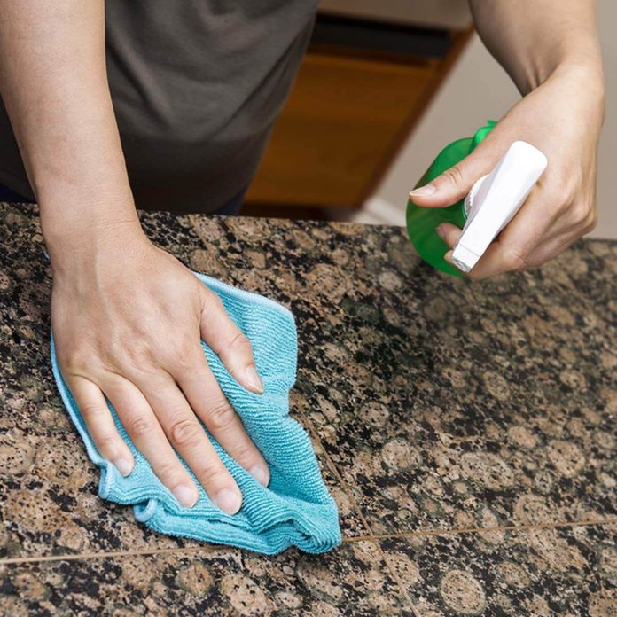 Cleaning-kitchen-countertops