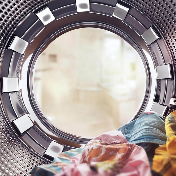 shutterstock_264273866 washing machine laundry