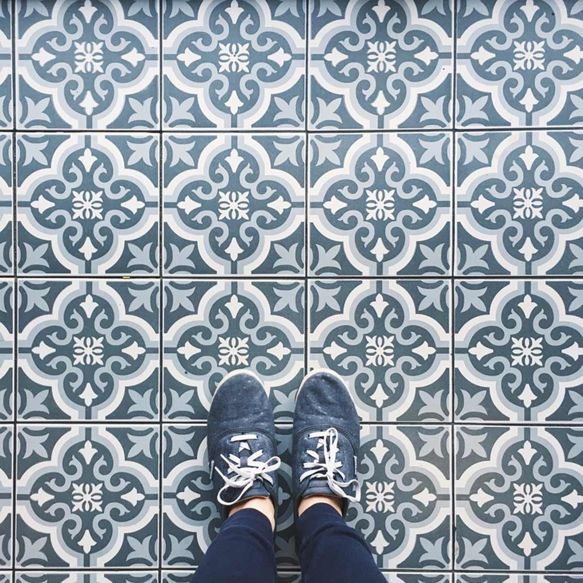 tile floor pattern blue