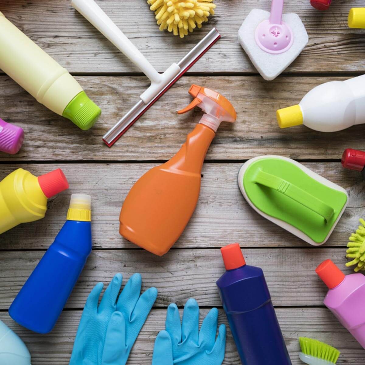 shutterstock_607985402 cleaning products