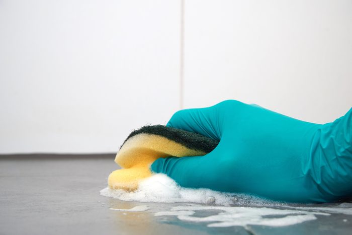 Cleaning with sponge