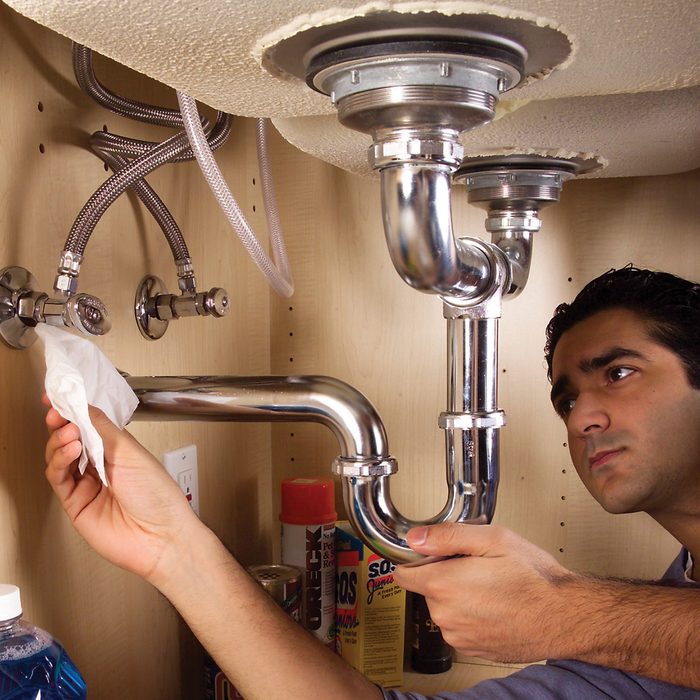 Locate leaks with tissue