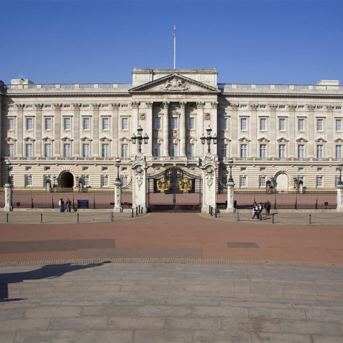 A Peek At The British Royal Family S Residences The Family