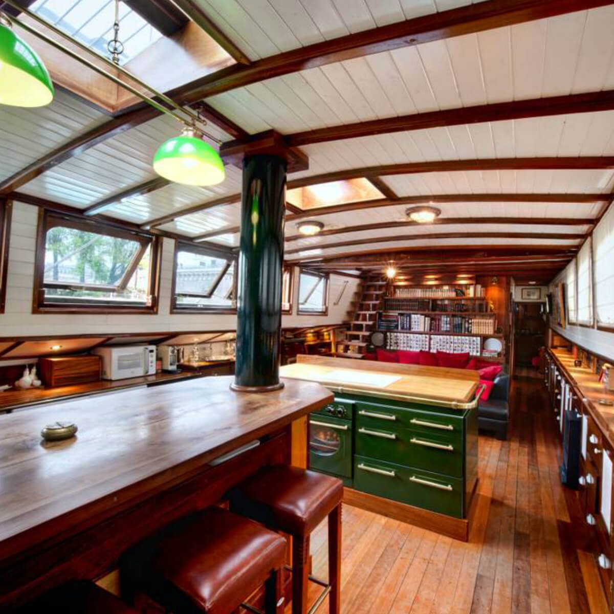 These 51 Airbnb Houseboats Are Like Living in a Floating ...