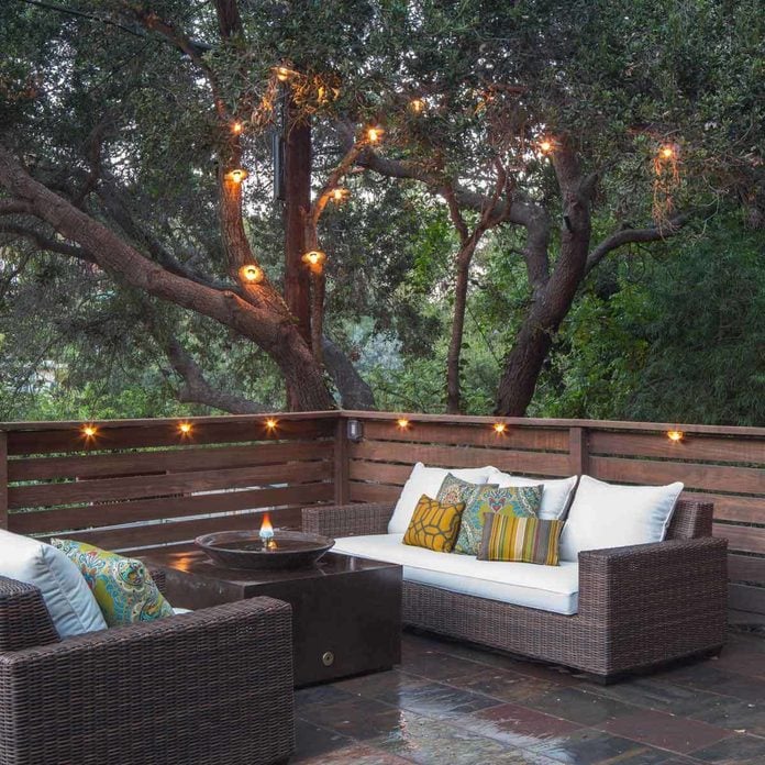 12 Ideas For Lighting Up Your Deck, String Lights For Deck Railing