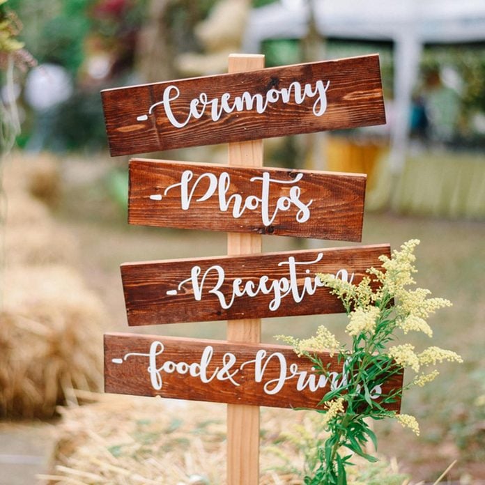 DIY wood wedding signs directions