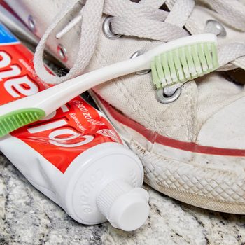 HH clean dirty sneakers with toothpaste how to clean shoes with toothbrush