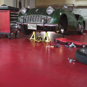 How to Paint a Garage Floor By Applying Epoxy
