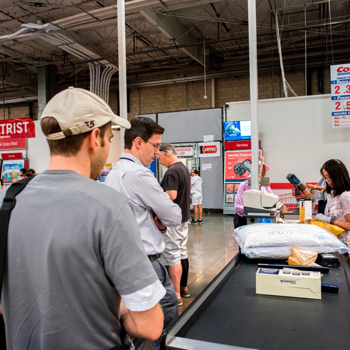 This is the Best Time to Go to Costco