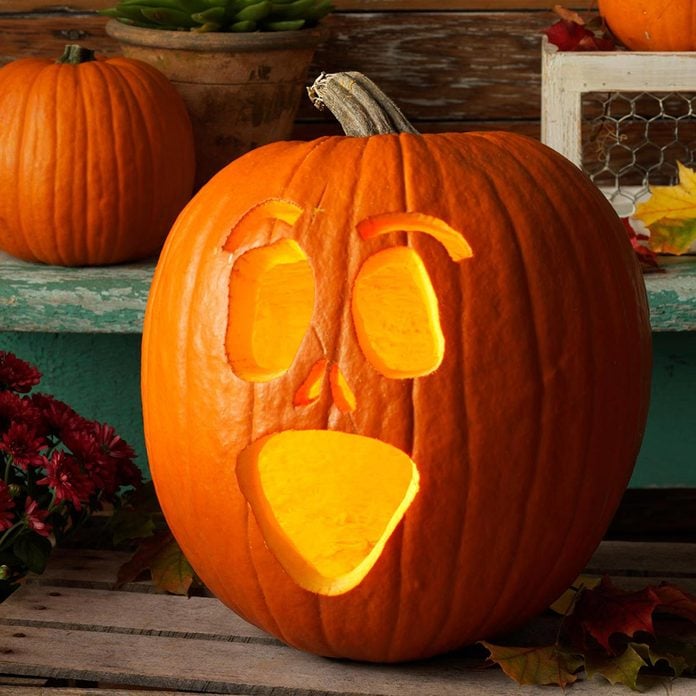 shrieking scream face halloween pumpkin
