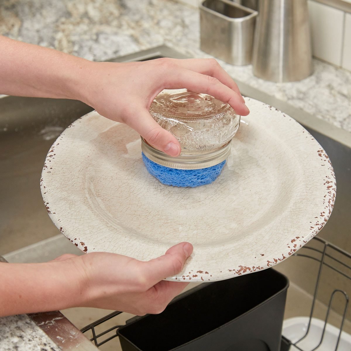 HH Handy Hint DIY dish scrubber mason jar