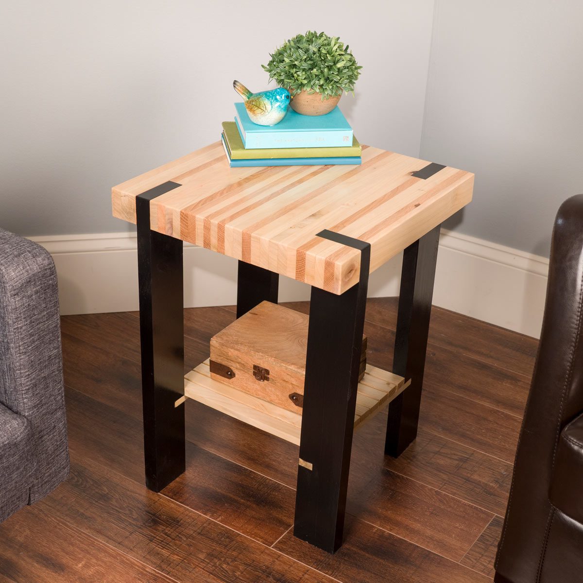 pallet side table